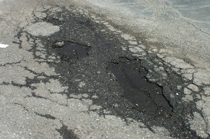 Fixing pothole in driveway in Annapolis Maryland